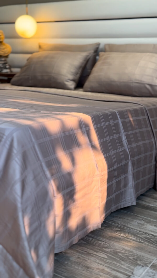 Parure de Lit Satin De Coton Grège – Épure Moderne