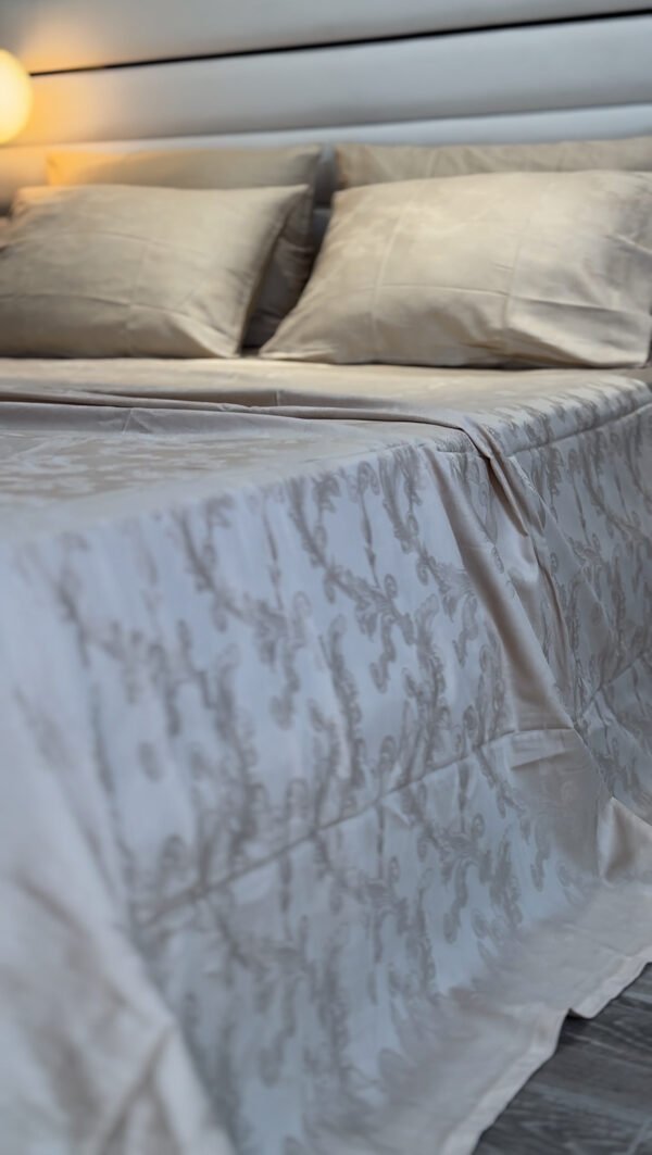 Parure de Lit Satin De Coton beige – Baroque Moderne