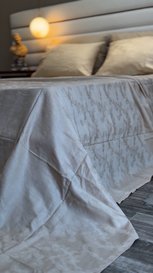 Parure de Lit Satin De Coton beige – Baroque Moderne