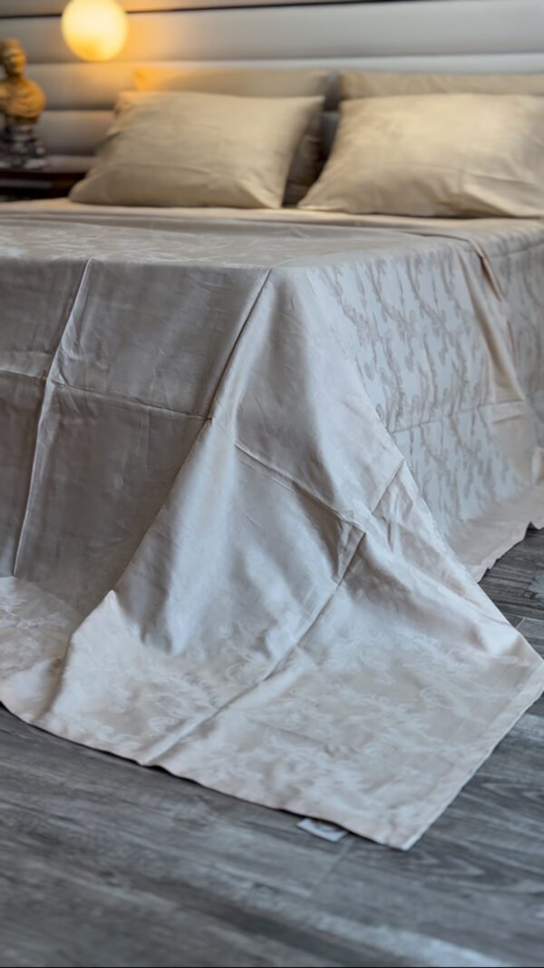 Parure de Lit Satin De Coton beige – Baroque Moderne