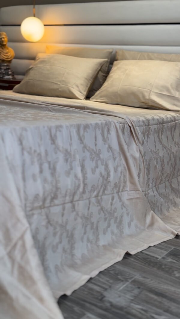 Parure de Lit Satin De Coton beige – Baroque Moderne