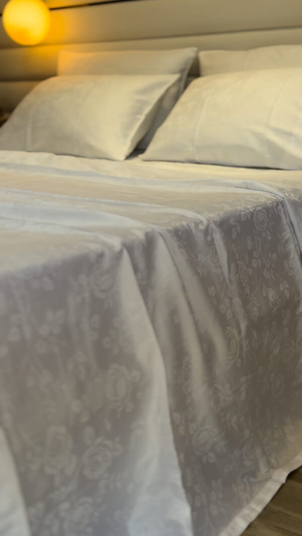 Parure de Lit Satin De Coton Silence Blanc – Minimalisme