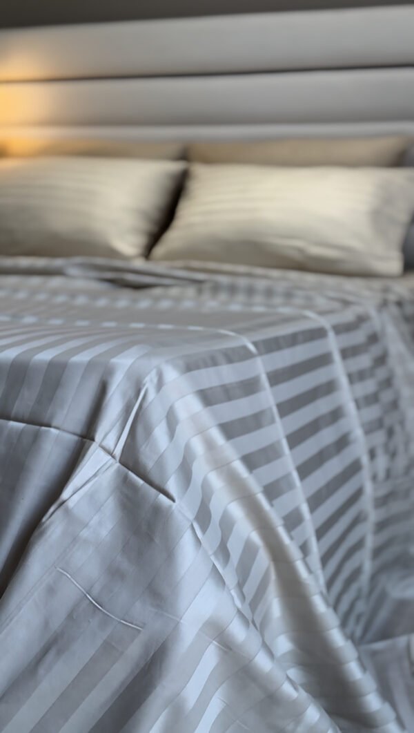 IMG_2546 Parure de Lit Satin De Coton Rayures - Ivoire & Beige Doux