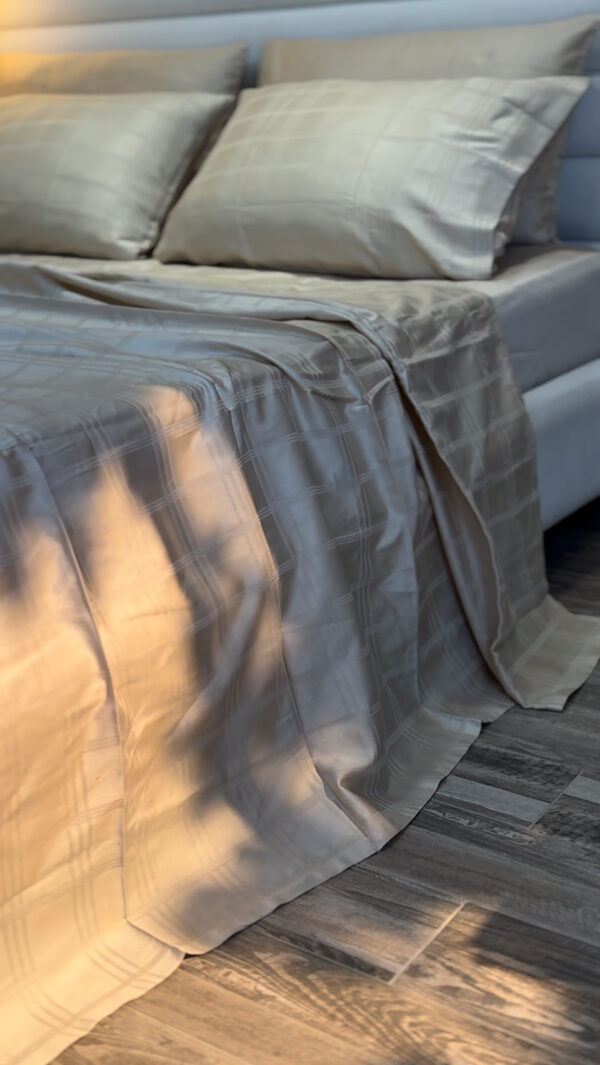 Parure de Lit Satin De Coton beige – Épure Moderne