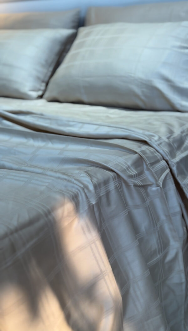 Parure de Lit Satin De Coton beige – Épure Moderne