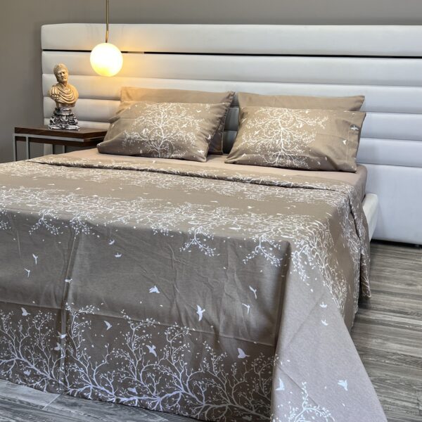 Parure de Lit Beige Éthérée – Arbre et Oiseaux Poétiques