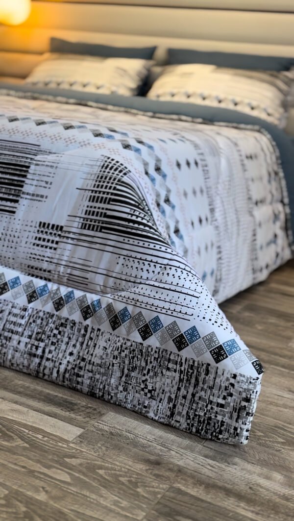 Couette 2 Places Éclats d’Azur – Motifs Structurés