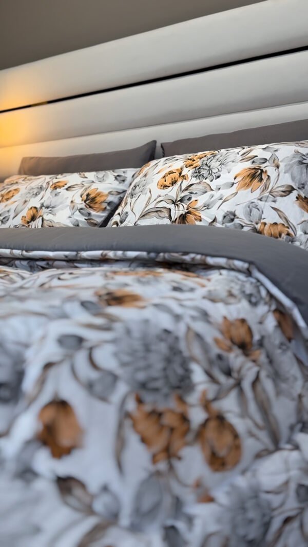 Couette 2 Places Design Contemporain – Fleurs Ton Naturel