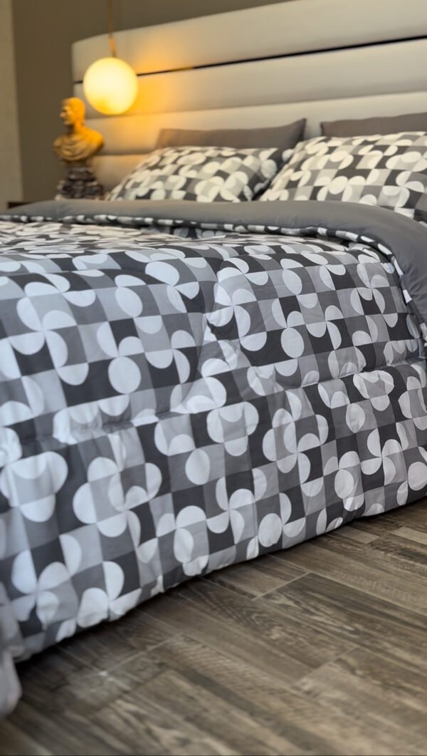 Couette 2 Places Cercle d’Argent – Élégance Graphique