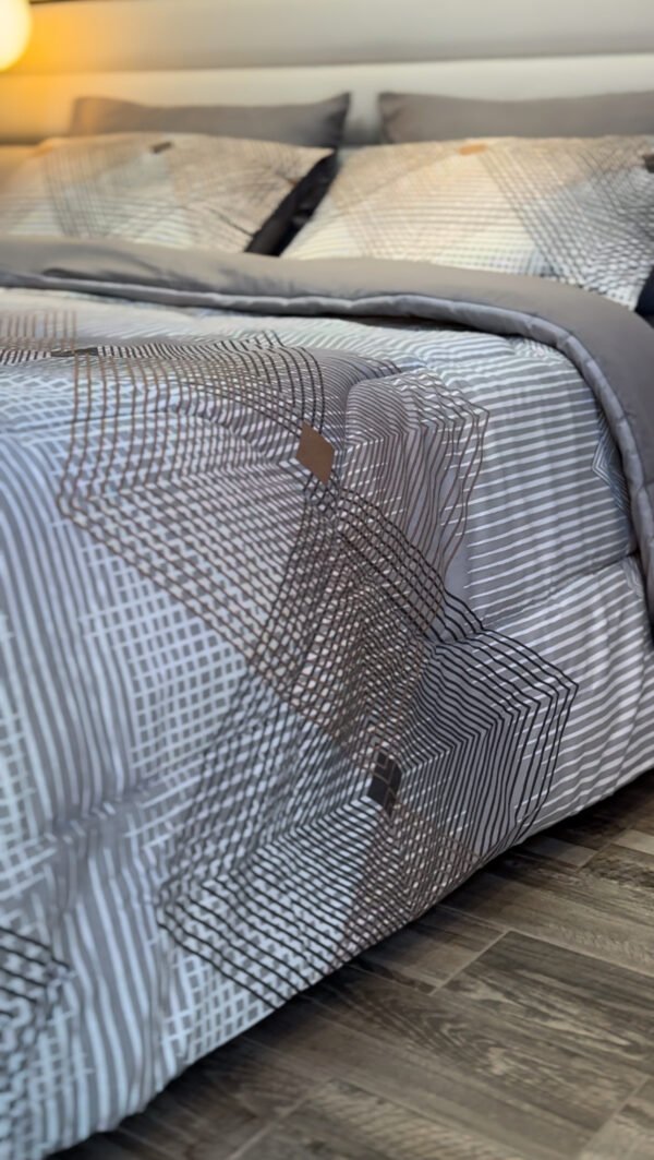 Couette 2 Places Éclats Graphiques – Harmonie Gris Taupe