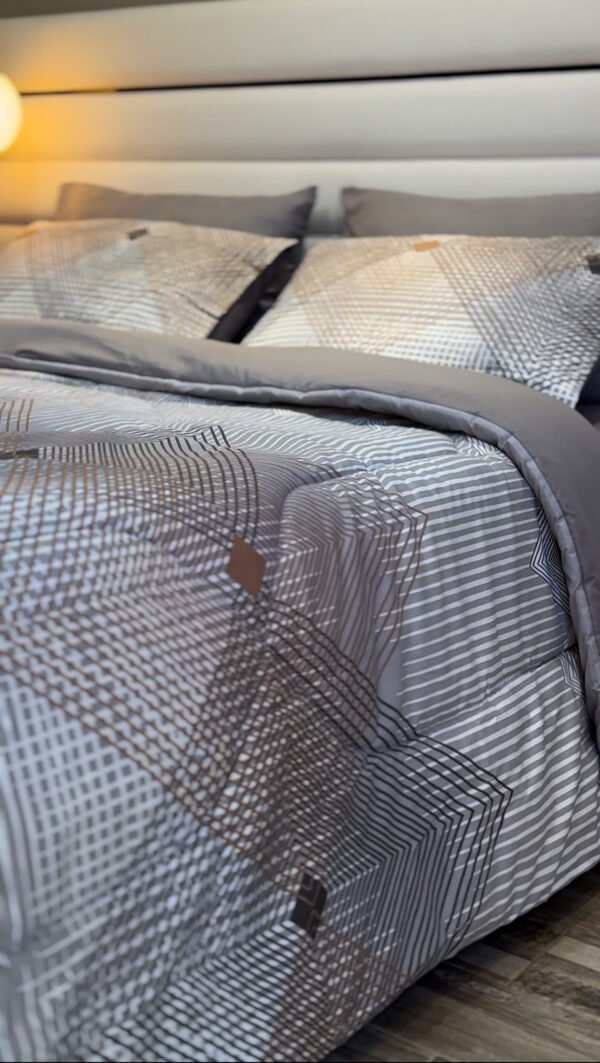 Couette 2 Places Éclats Graphiques – Harmonie Gris Taupe