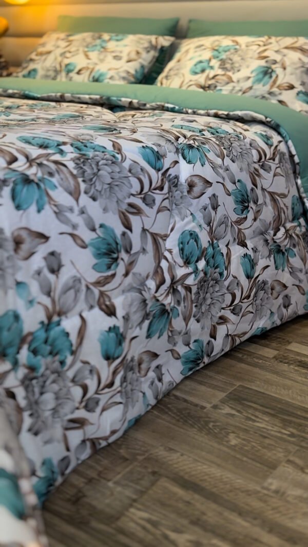 IMG_3281 Couette 2 Places Bleu Camélia – Élégance Naturelle