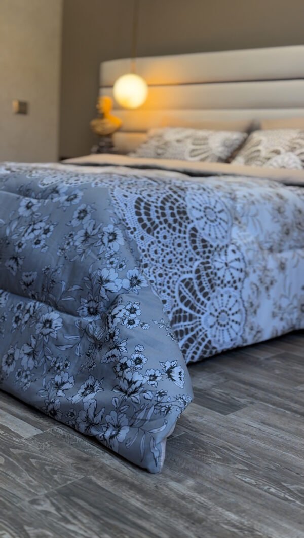 Couette 2 Places Élégance Florale – Dentelle Gris Perle