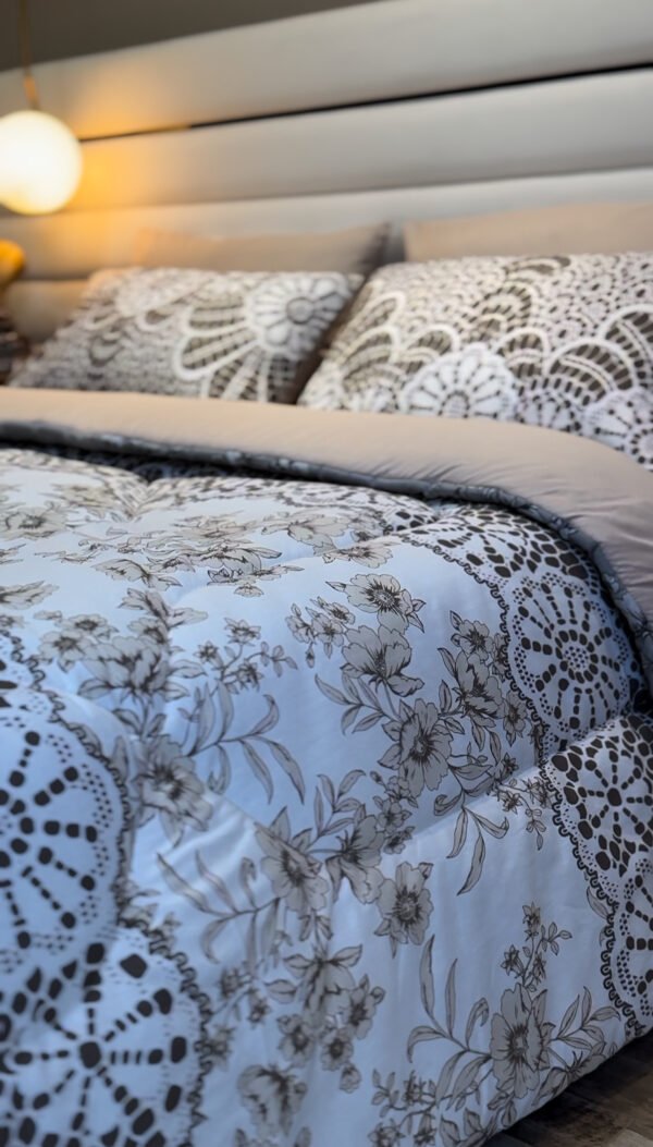 Couette 2 Places Élégance Florale – Dentelle Gris Perle