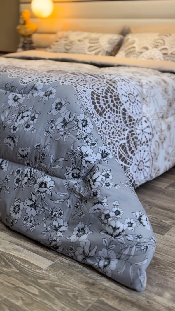 Couette 2 Places Élégance Florale – Dentelle Gris Perle