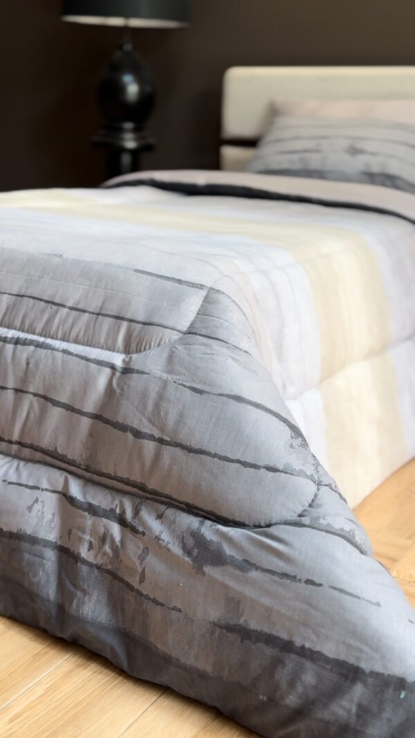 IMG_3716 Couette 1 Place Voile d’Azur – Dégradé Gris & Bleu Fumé