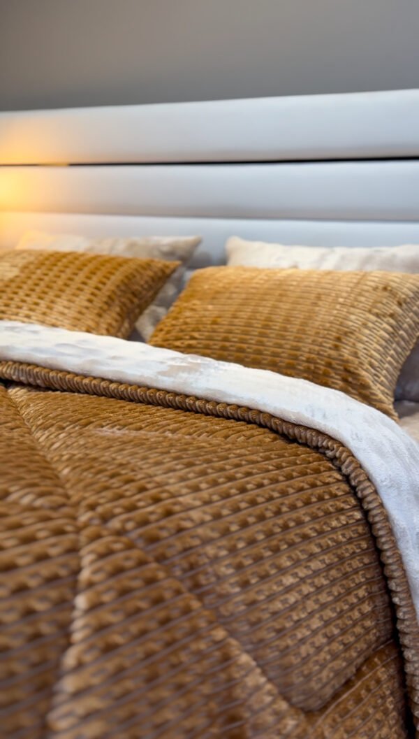 Couvre-lit Polaire 2 Places  –  Douceur Boréale