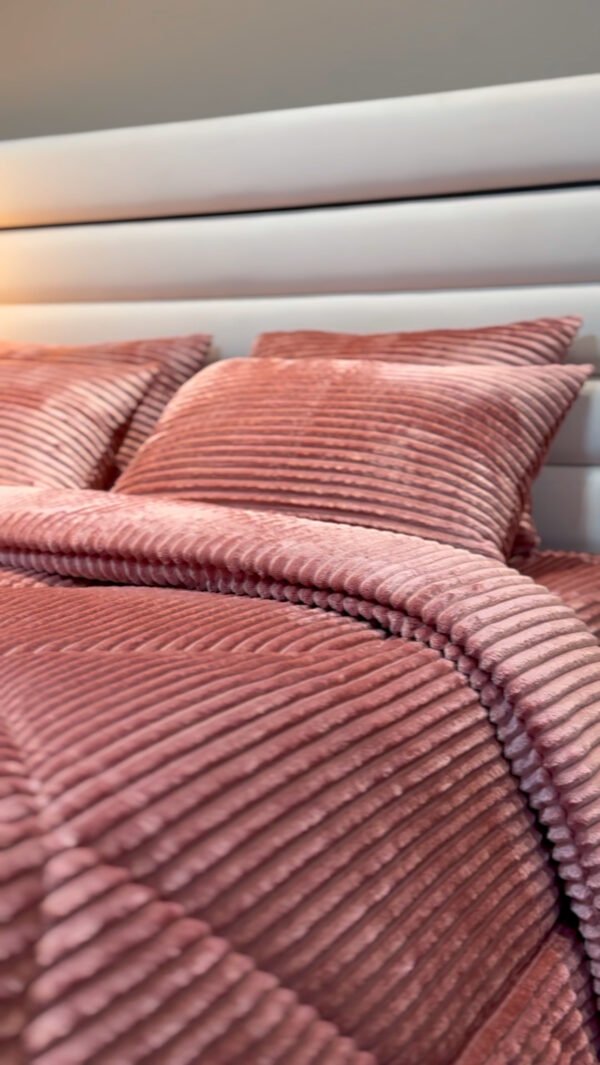 IMG_4341 Couvre-lit Polaire 2 Places – Ultra Doux Mauve