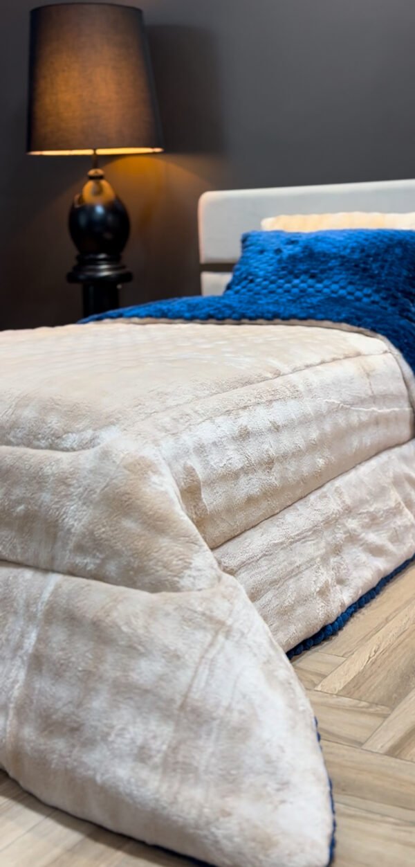 IMG_4570 Couvre-lit Polaire 1 Place – Étreinte Boréale