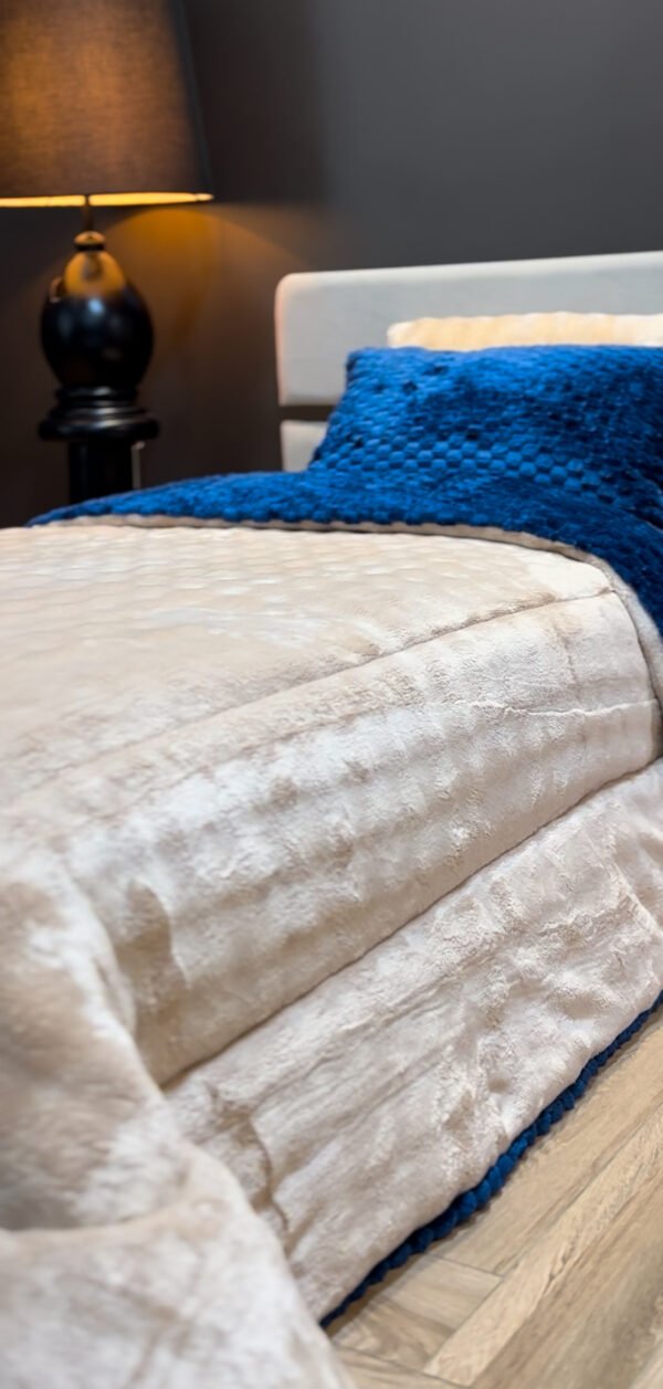 IMG_4571 Couvre-lit Polaire 1 Place – Étreinte Boréale