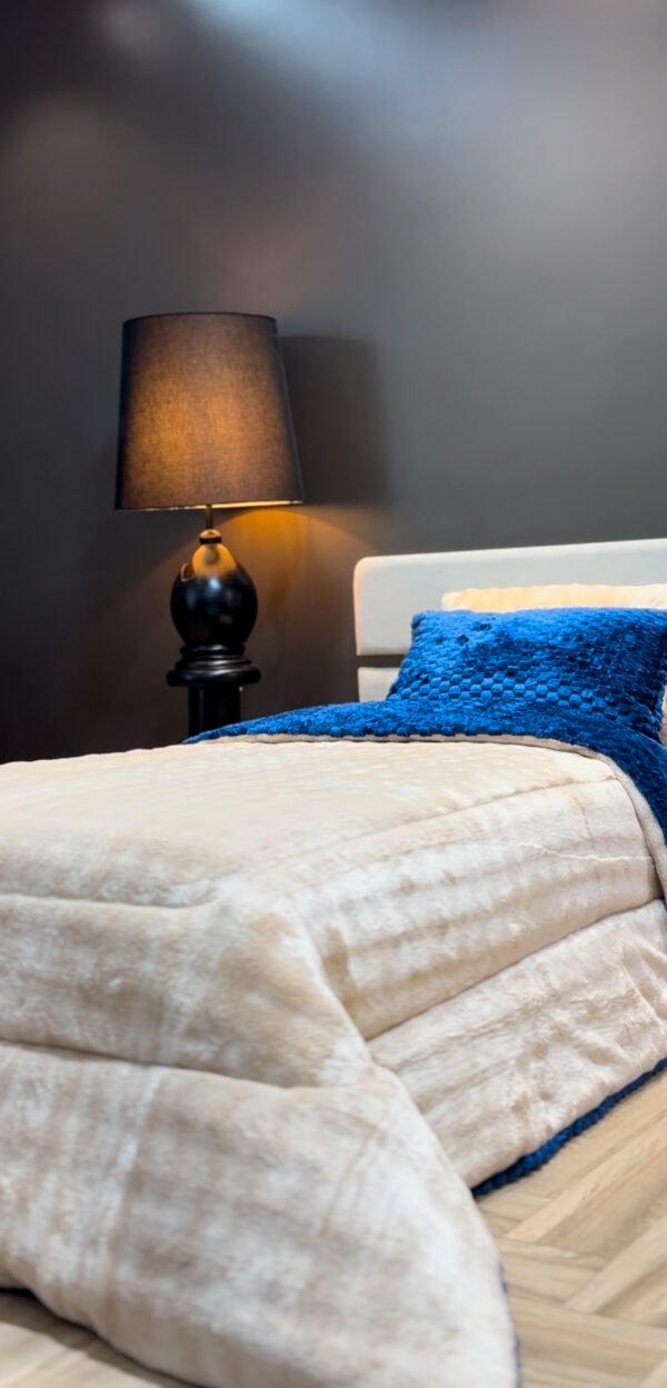 IMG_4572 Couvre-lit Polaire 1 Place – Étreinte Boréale