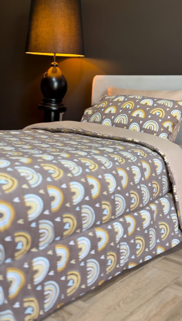 Couette 1 Place Arc Câlin – Éclats de Tendresse