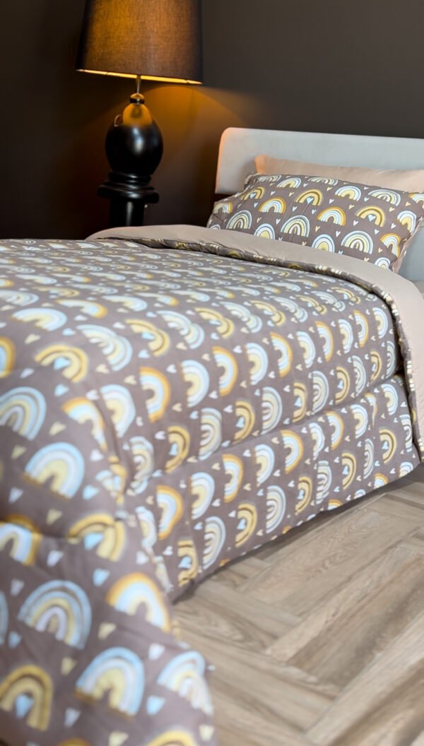 Couette 1 Place Arc Câlin – Éclats de Tendresse