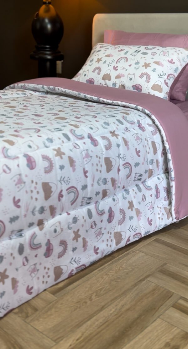 Couette 1 Place Arc-en-Rêves – Motifs Pastel Animaliers