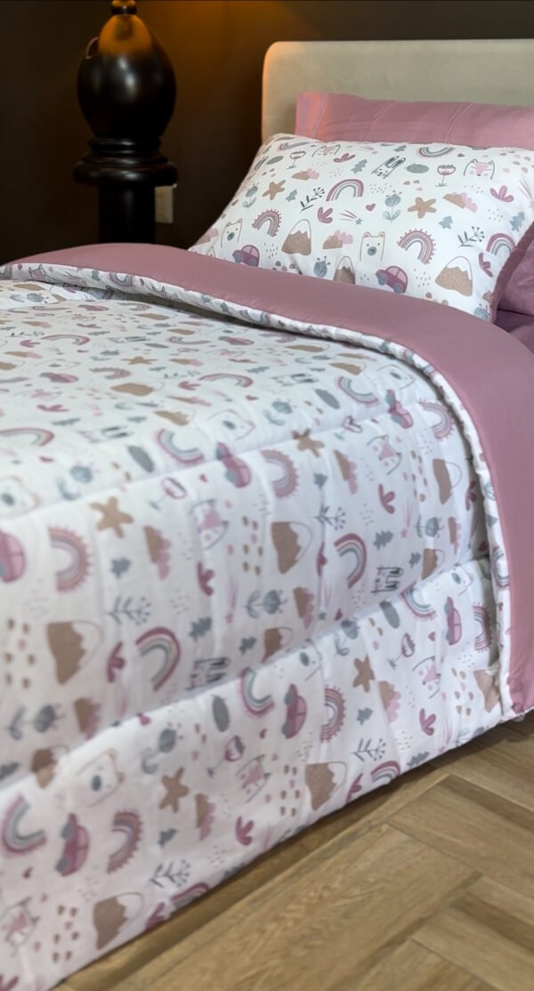 Couette 1 Place Arc-en-Rêves – Motifs Pastel Animaliers