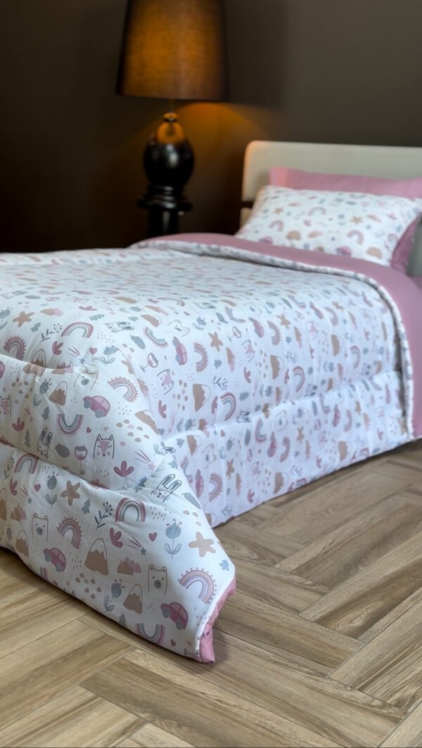 Couette 1 Place Arc-en-Rêves – Motifs Pastel Animaliers