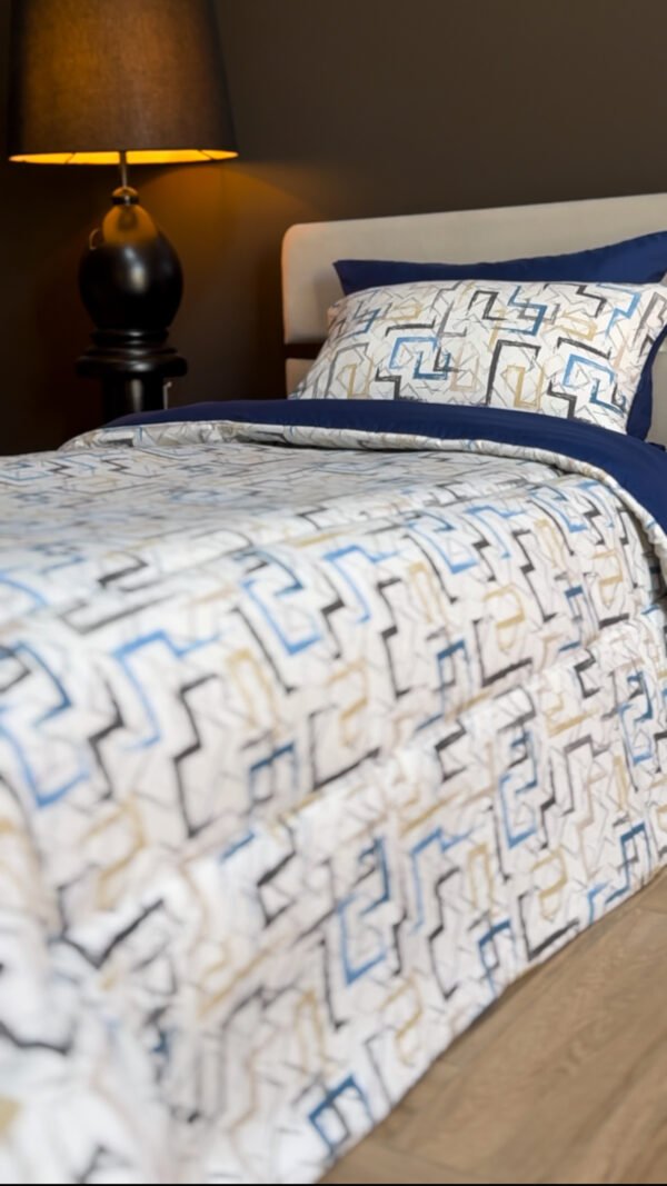 Couette 1 Place Éclats Urbains – Bleu Nuit & Beige