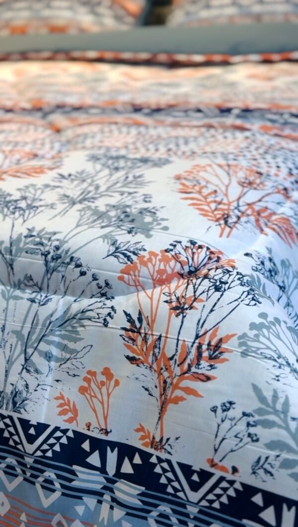 IMG_5358 Couette 2 Places Arabesque – Bleu Céramique & Orange Douce