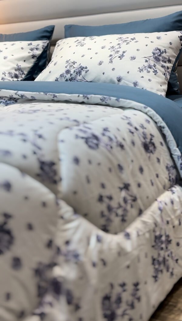 Couette 2 Places Bleu Éclosion – Élégance Florale