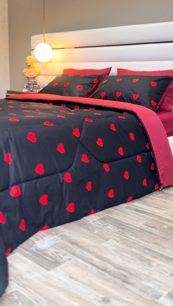 IMG_5556 Couette 2 Places Cœurs Écarlates – Édition Limitée