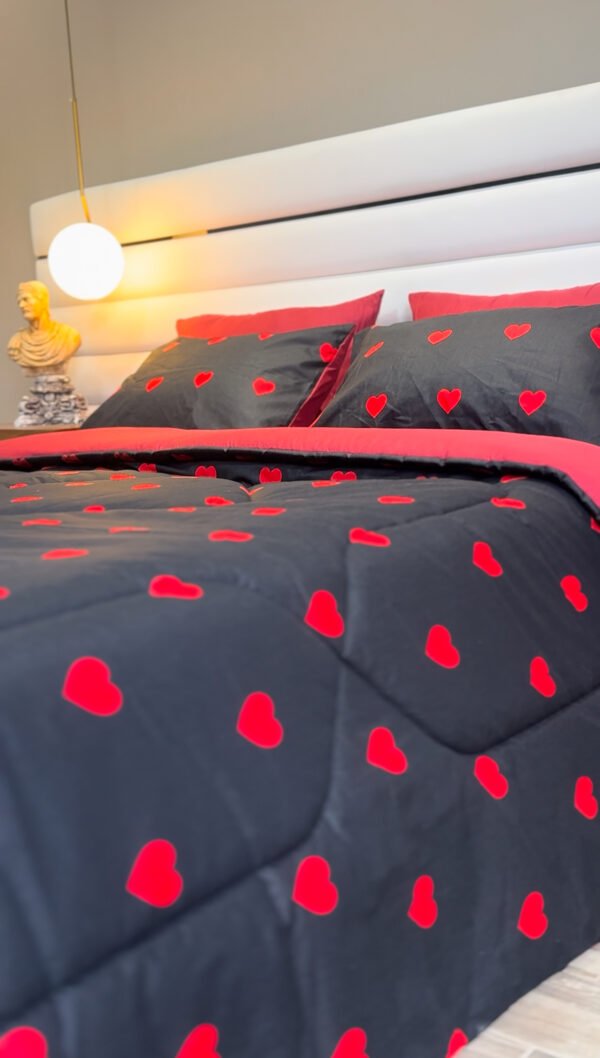 IMG_5562 Couette 2 Places Cœurs Écarlates – Édition Limitée