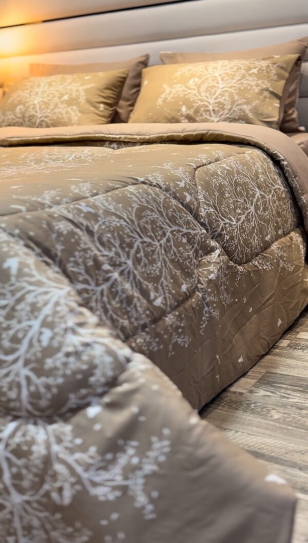 Couette 2 Places Feuillage Taupe – Élégance Naturelle