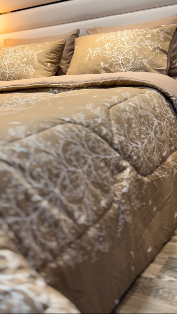 Couette 2 Places Feuillage Taupe – Élégance Naturelle