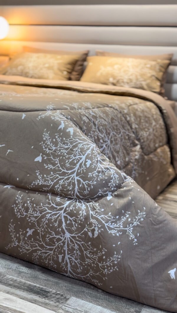 Couette 2 Places Feuillage Taupe – Élégance Naturelle