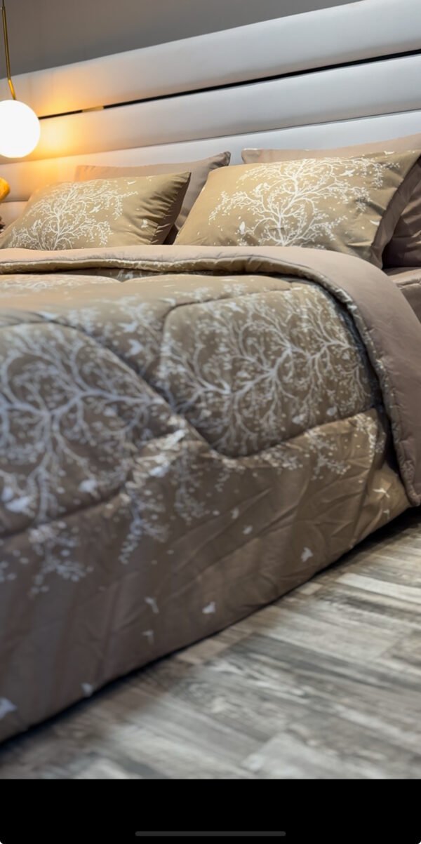 Couette 2 Places Feuillage Taupe – Élégance Naturelle