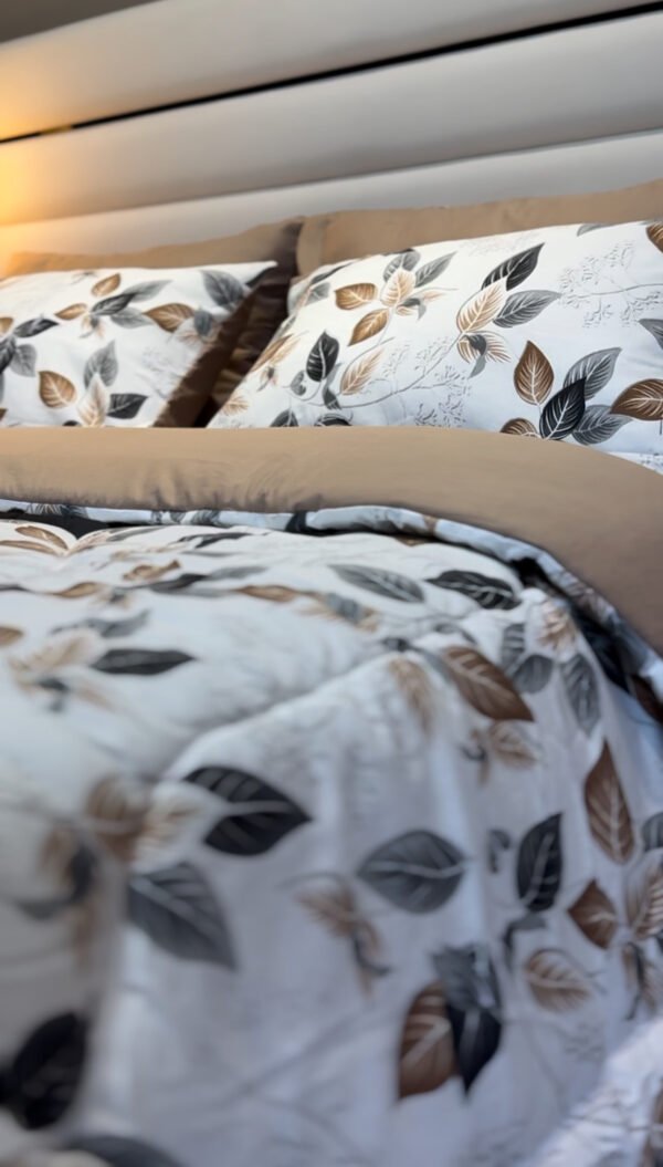Couette 2 Places Feuillage Élégant – Harmonie Naturelle