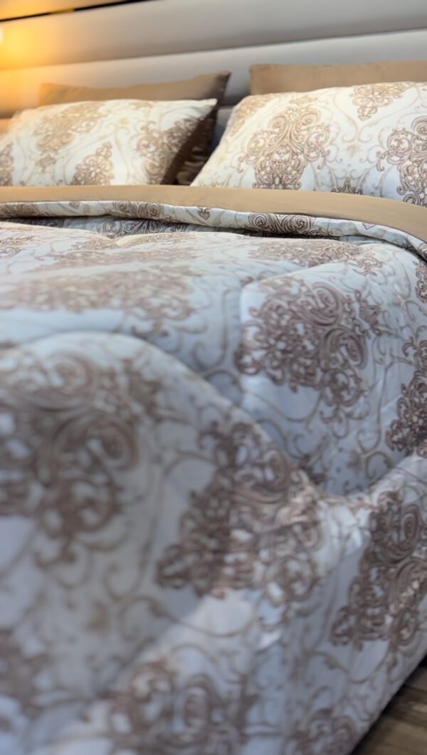 Couette 2 Places Arabesque Élégante – Beige Sépia