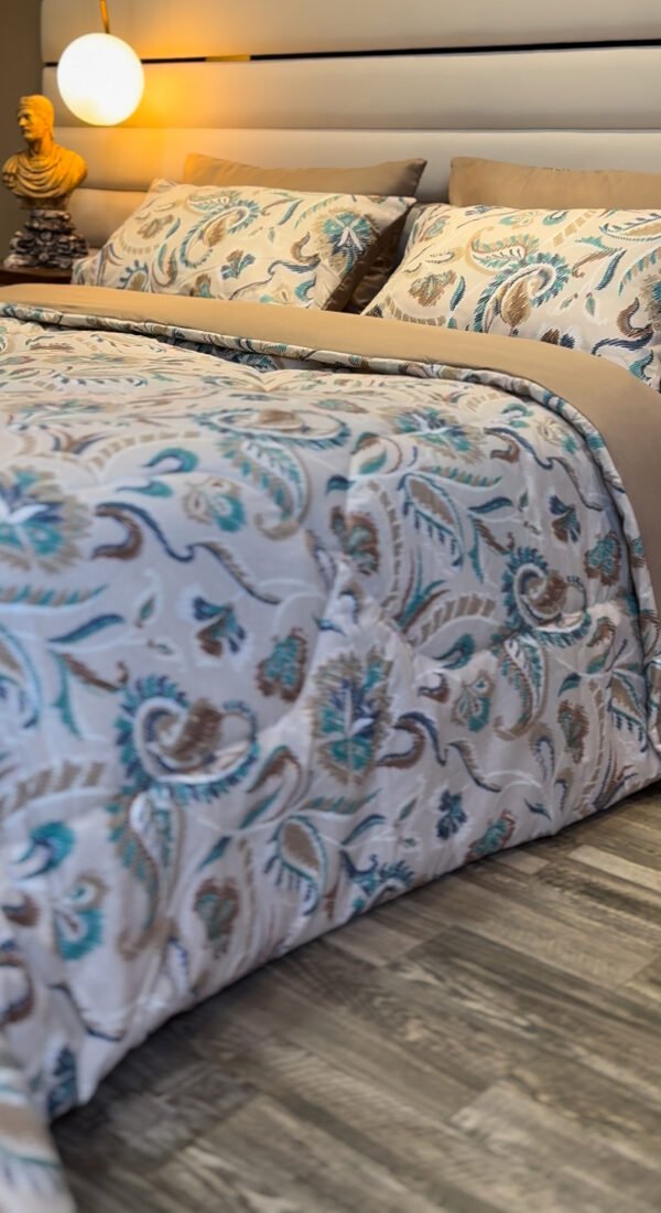 IMG_5683 Couette 2 Places Reflets d’Iris – Harmonie Beige et Bleu