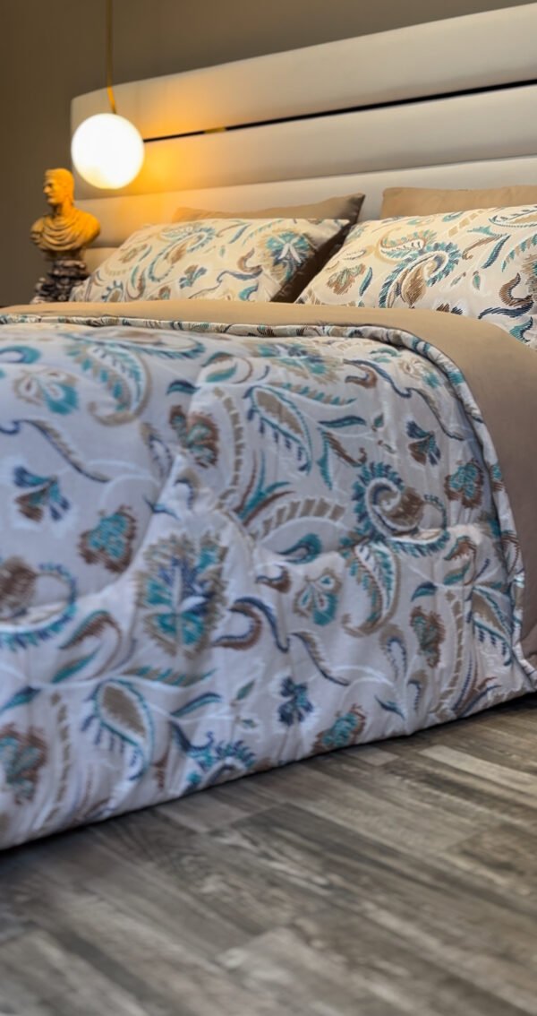 IMG_5686 Couette 2 Places Reflets d’Iris – Harmonie Beige et Bleu