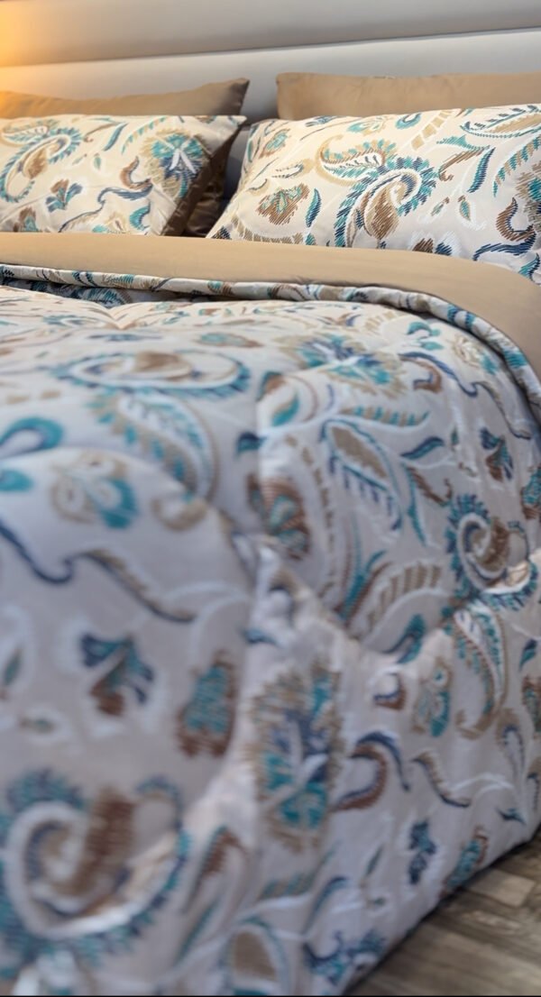 IMG_5690 Couette 2 Places Reflets d’Iris – Harmonie Beige et Bleu