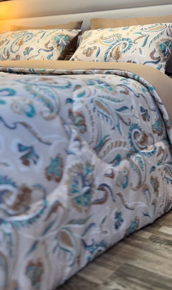 IMG_5696 Couette 2 Places Reflets d’Iris – Harmonie Beige et Bleu