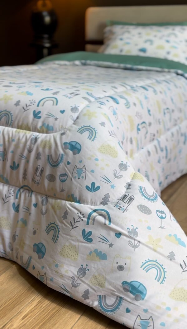 IMG_5762 Couette 1 Place Nuage Boréal – Motifs Arc-en-ciel