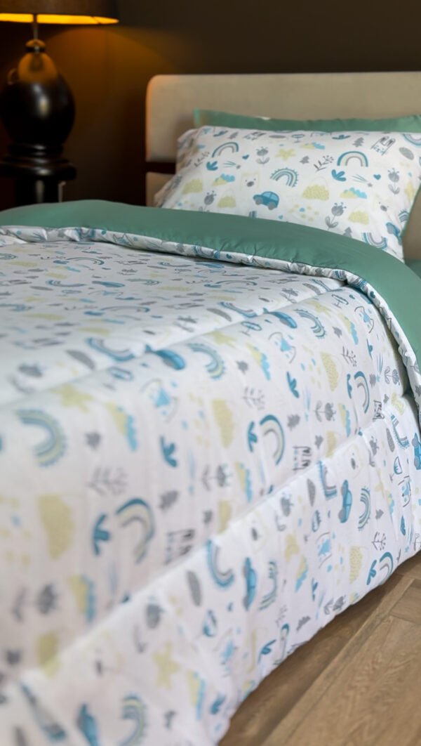 IMG_5763 Couette 1 Place Nuage Boréal – Motifs Arc-en-ciel