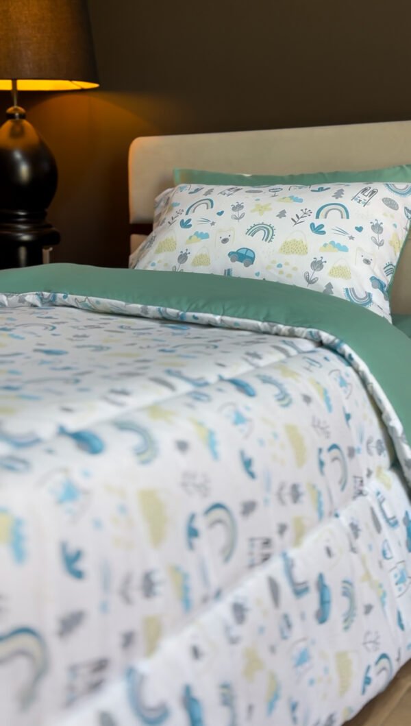 IMG_5765 Couette 1 Place Nuage Boréal – Motifs Arc-en-ciel