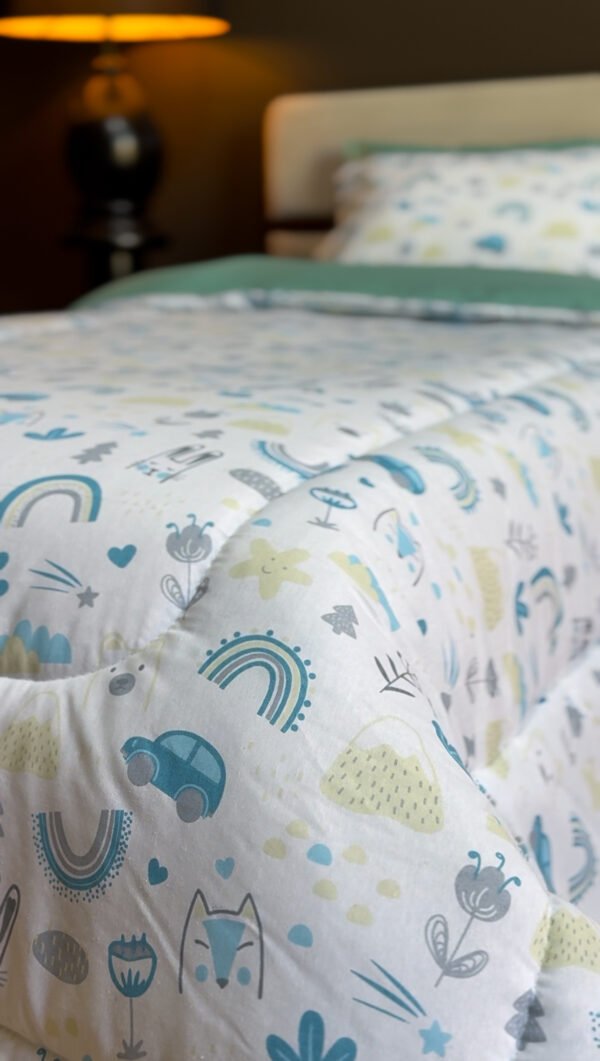 IMG_5771 Couette 1 Place Nuage Boréal – Motifs Arc-en-ciel