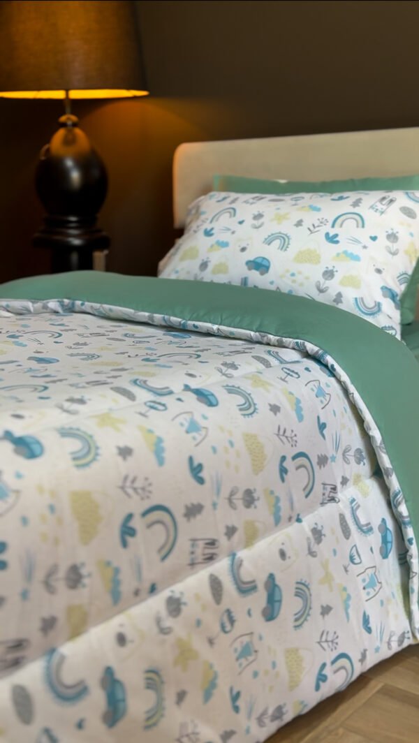 IMG_5772 Couette 1 Place Nuage Boréal – Motifs Arc-en-ciel